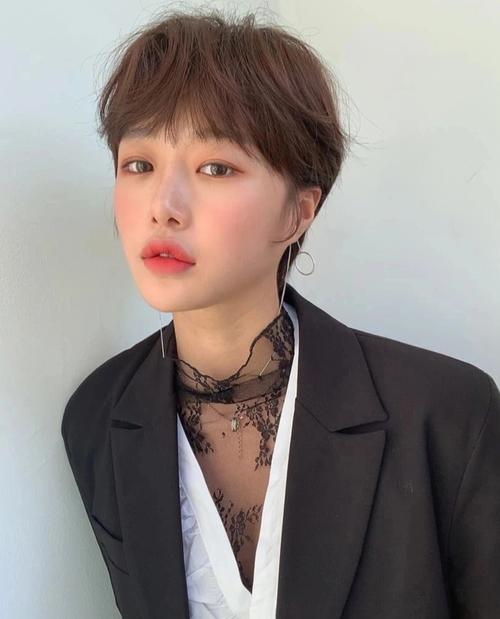 马尾seo哪家好_想剪短发快看6款大年夜势范本依脸型遴选卷度显嫩又能修出V线条 马尾seo哪家好_想剪短发快看6款大年夜势范本依脸型遴选卷度显嫩又能修出V线条 百度SEO
