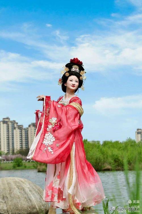 汉服之美,传承千年的服饰文化之旅 神马SEO 汉服之美,传承千年的服饰文化之旅 汉服之美,传承千年的服饰文化之旅 神马SEO